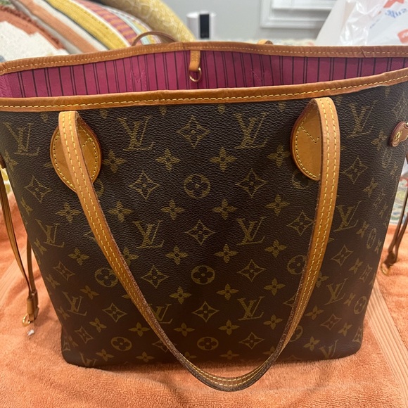 Louis Vuitton Brown Monogram Neverfull MM with Magenta interior. Includes pouch. - Picture 6 of 15
